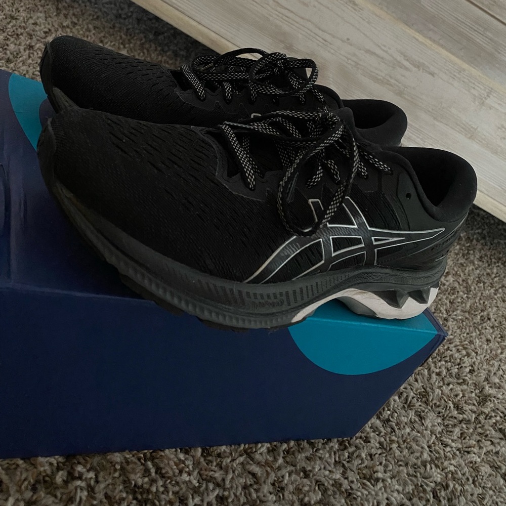 ASICS Gel Kayano 27